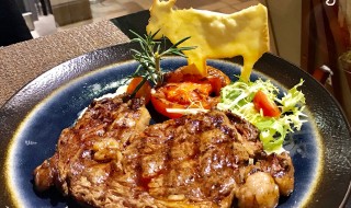 【Bovini Steakhouse & Bar】  大坑養的牛牛